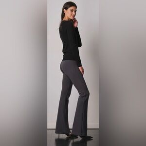Avenue Montaigne Bellini Flare Pants – Freedom Grey – Size 2 – EUC